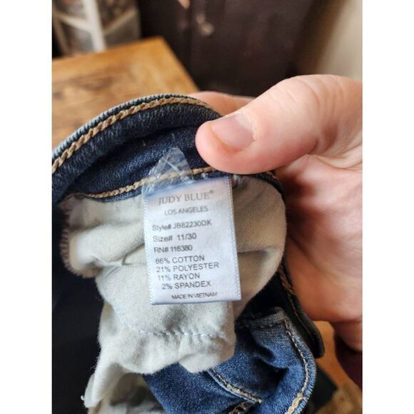 NWT Judy Blue Mid-Rise Raw Hem Destroyed Skinny Jeans sz 11/30 - Picture 4 of 5